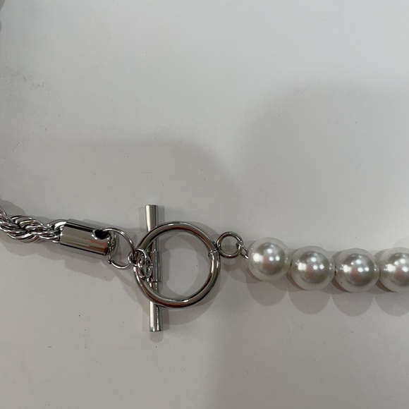 THRYFTY PEARLS/ROPE NECKLACE - Picture 7 of 8